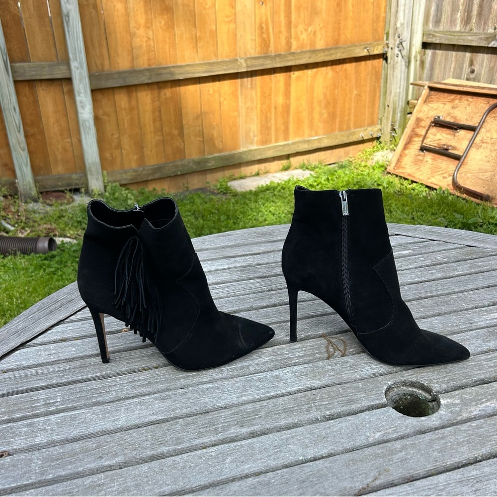 Jessica Simpson Women's Paegye Fringe Stiletto Dress Booties‎ in black size 11